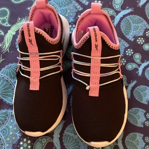 🌈🌈Girls size 9 and 9/10 3 pairs of footwear - Picture 6 of 7